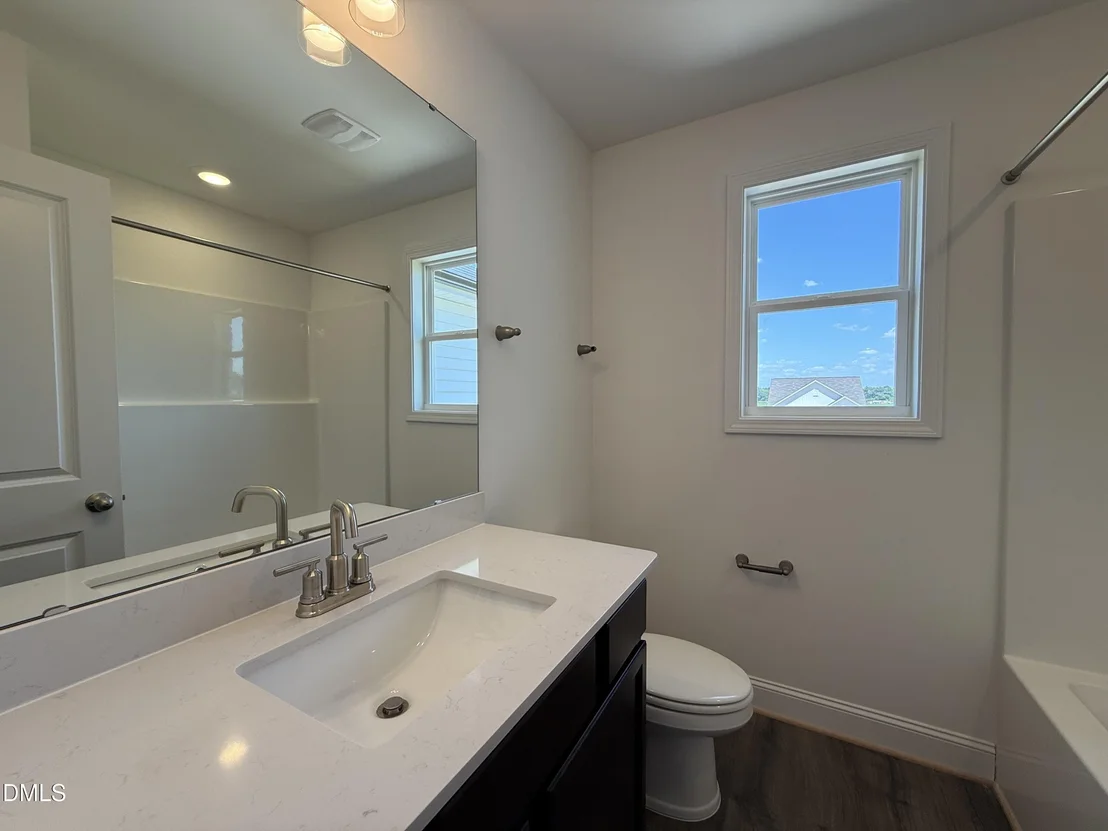 Photo of 140 Longfield Court