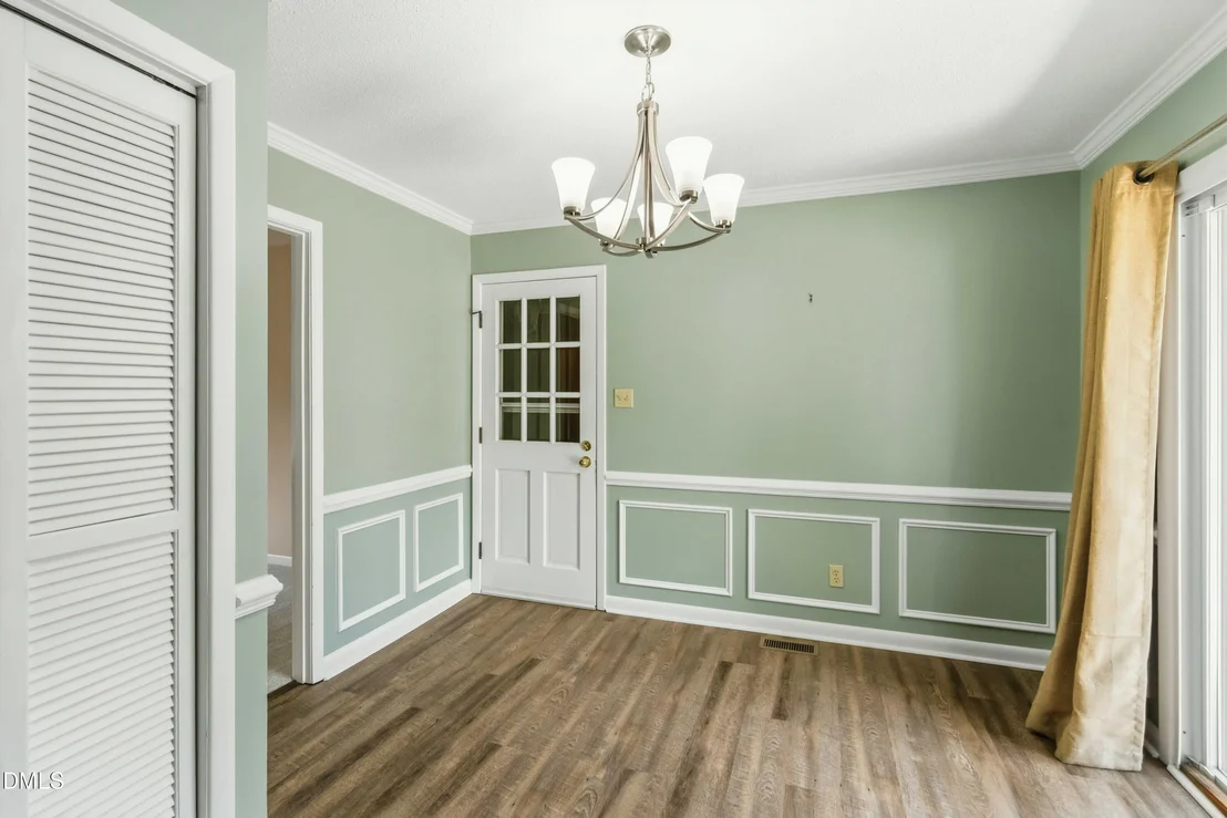 Photo of 1600 Edgebrook Drive