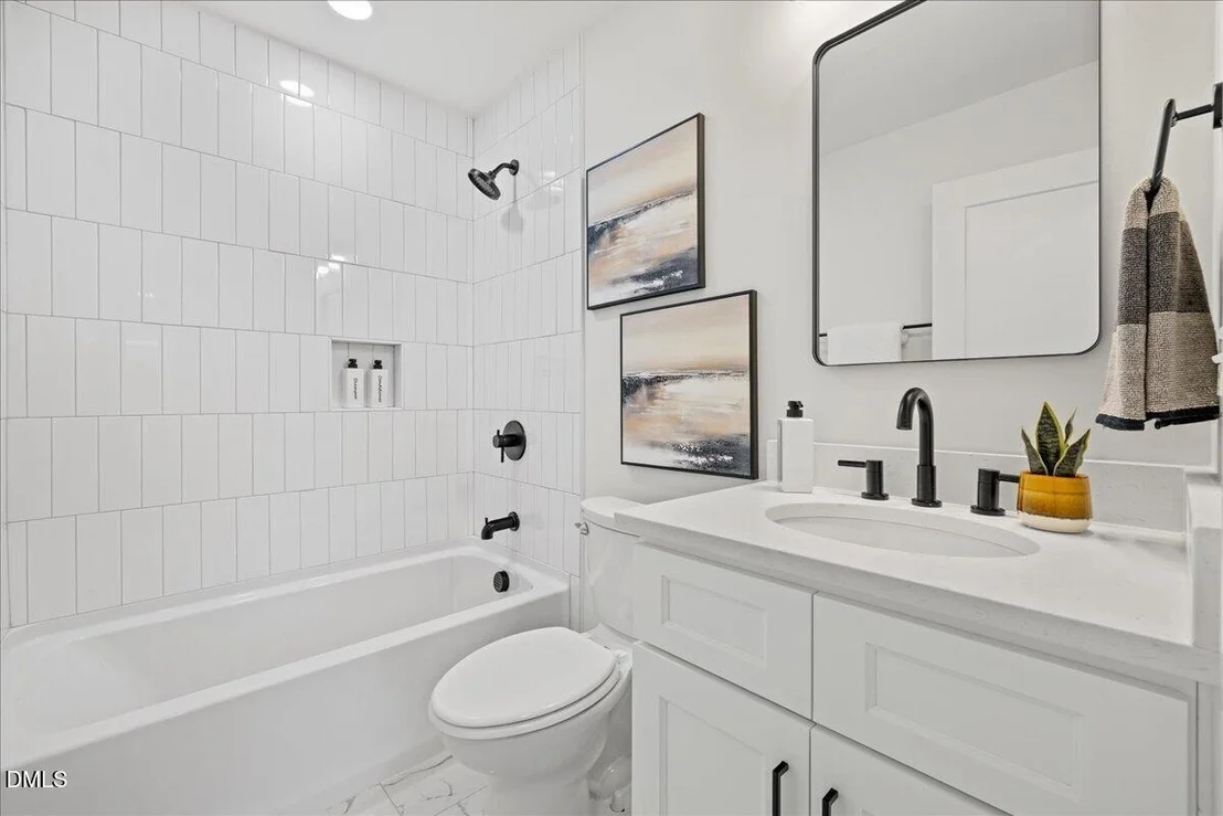 Photo of 218 W Maynard Avenue