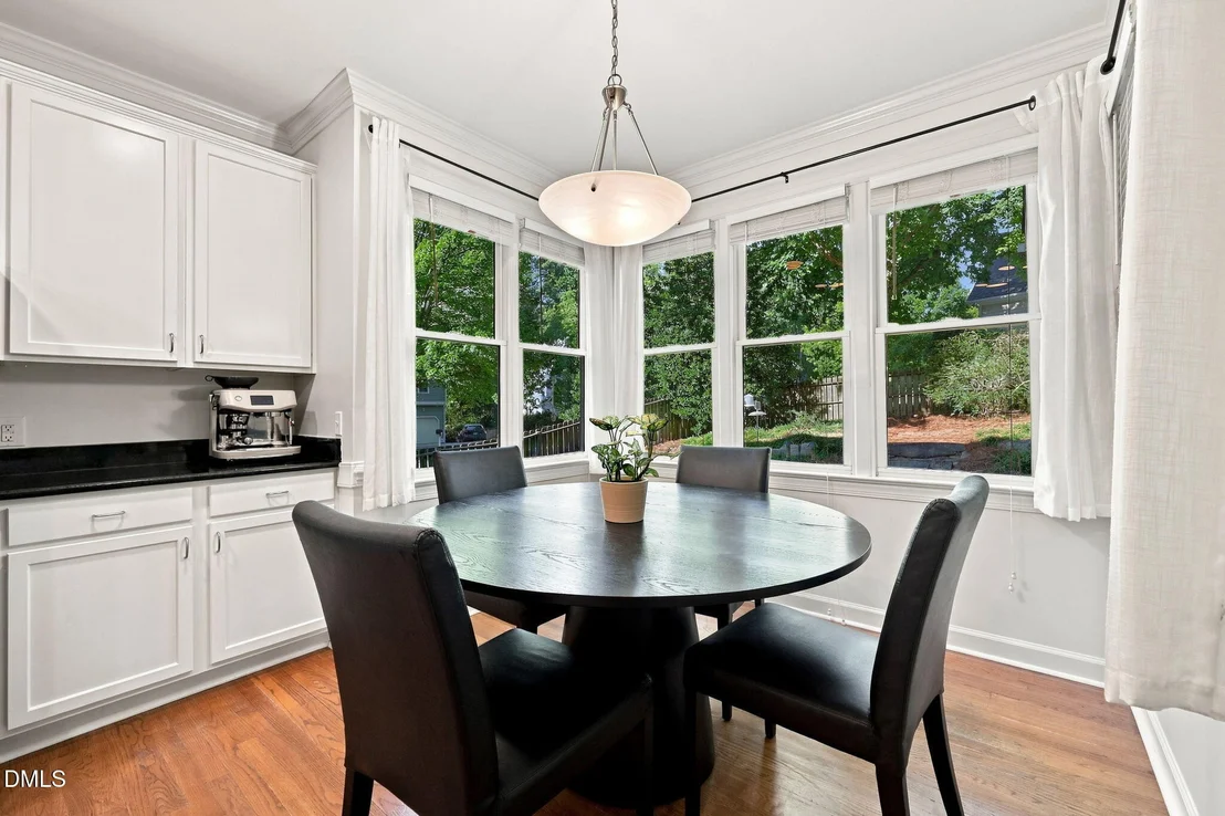 Photo of 10101 Hallberg Lane