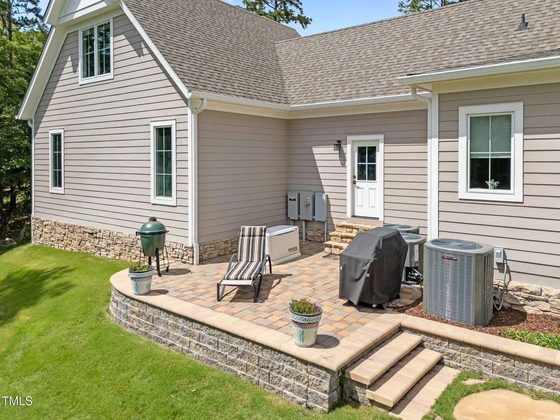 Photo of 976 Estate Road