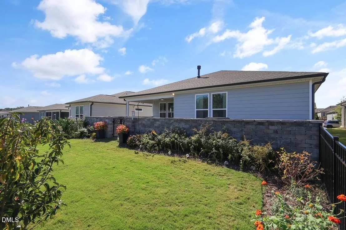 Photo of 344 Steeplechase Boulevard