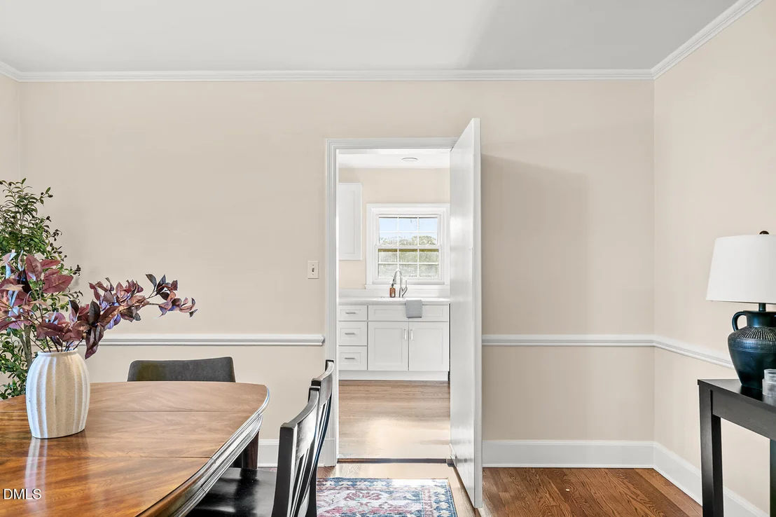 Photo of 2720 University Drive