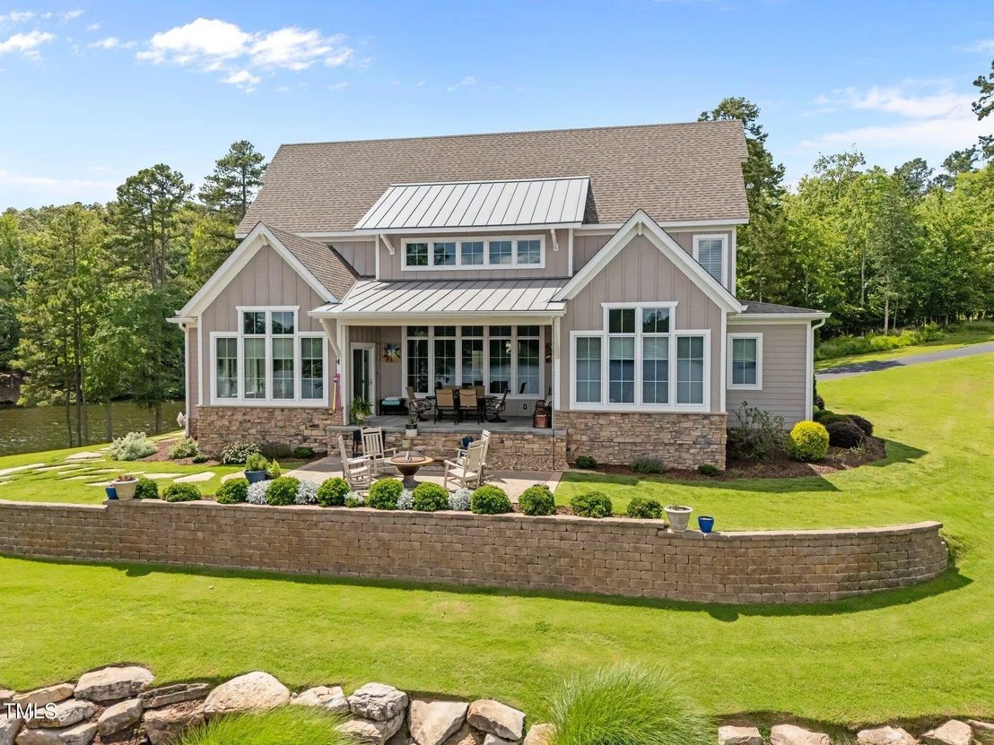 Photo of 976 Estate Road