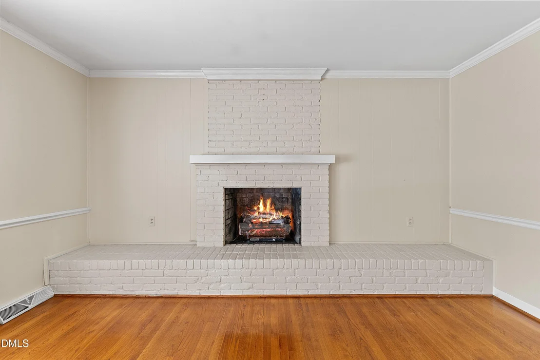 Photo of 1101 S Walnut Drive