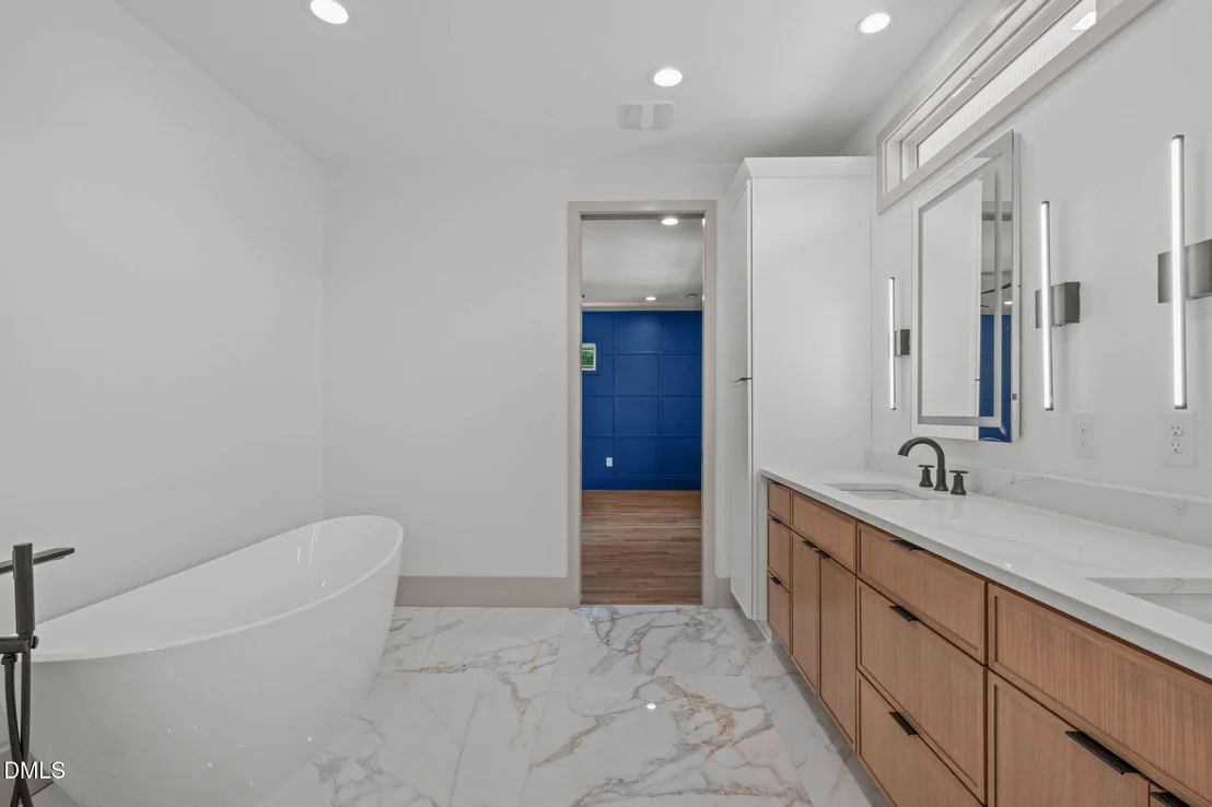 Photo of 1001 Addison Place