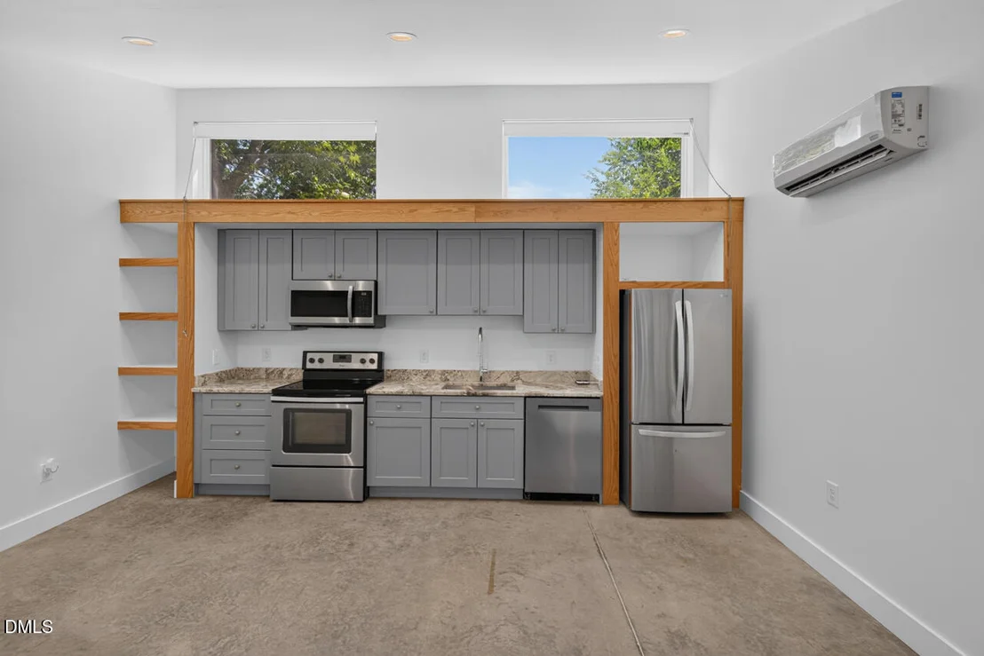 Photo of 408 Gray Avenue