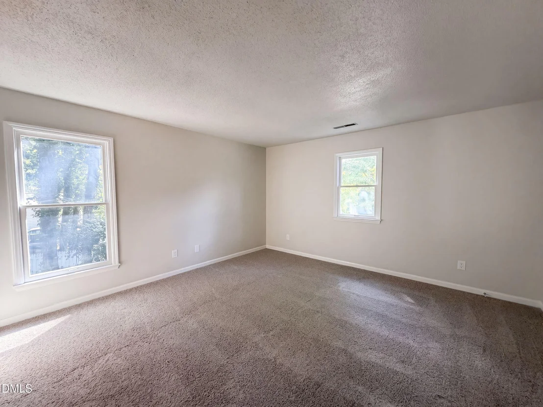 Photo of 2338 Hillandale Road
