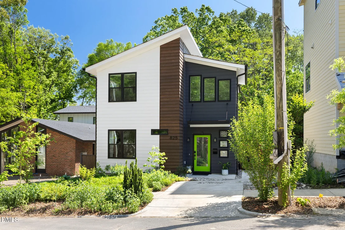 Photo of 825 W Markham Avenue