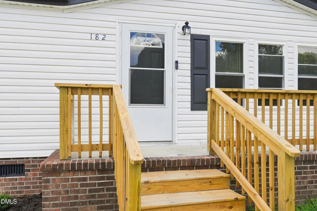 Photo of 182 Wendover Lane