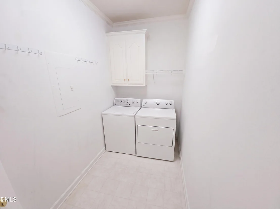 Photo of 302 Commonsgate Drive