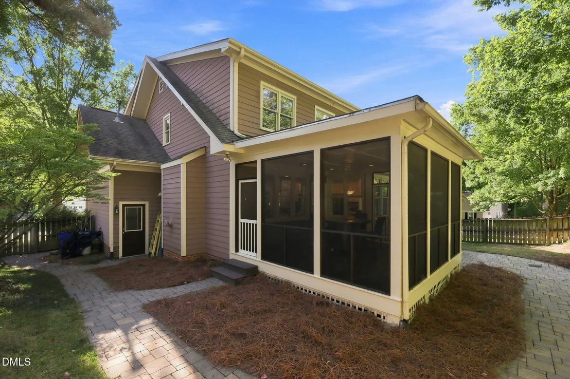 Photo of 10101 Hallberg Lane