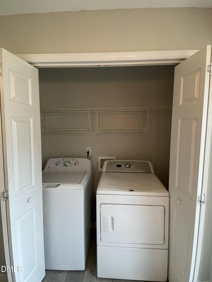 Photo of 1008 Laurel Leaf