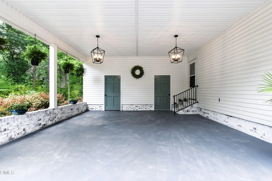 Photo of 100 Old Meadowbrook Drive