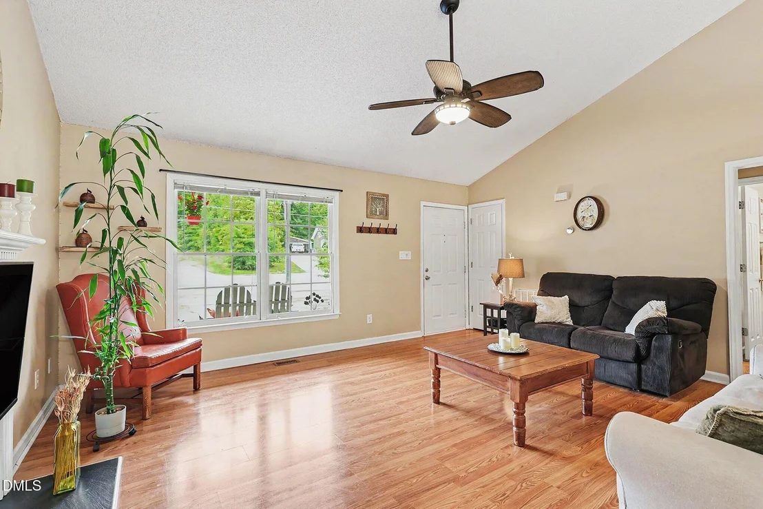 Photo of 409 Brown Circle