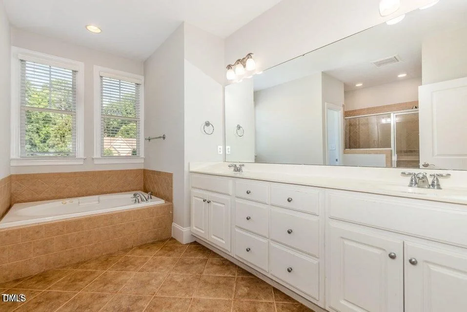 Photo of 1096 Silverleaf Drive