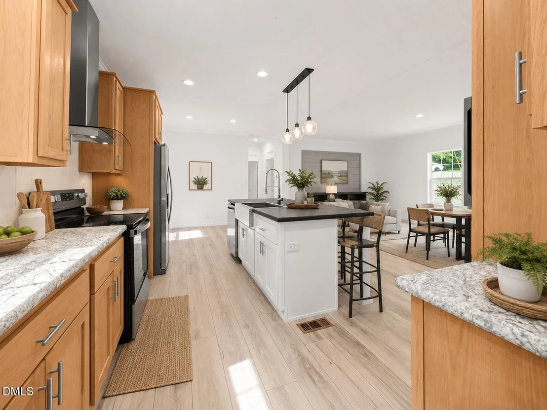 Photo of 2558 Buckingham Drive