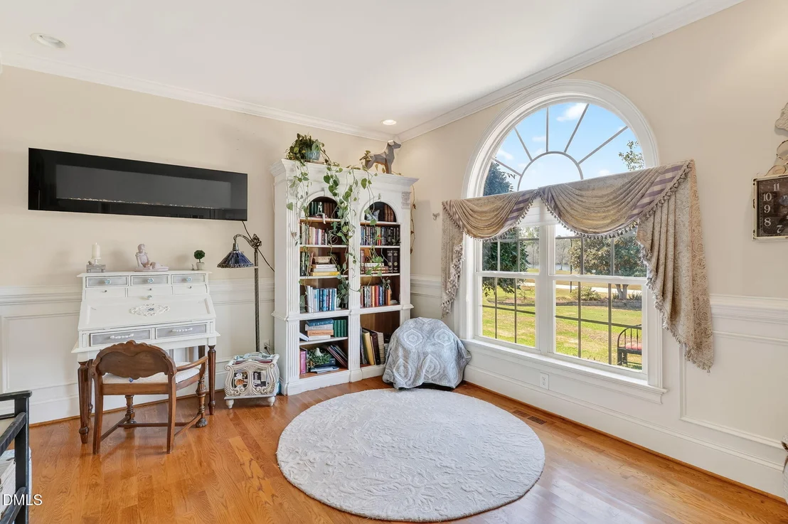Photo of 296 Shoreline Drive