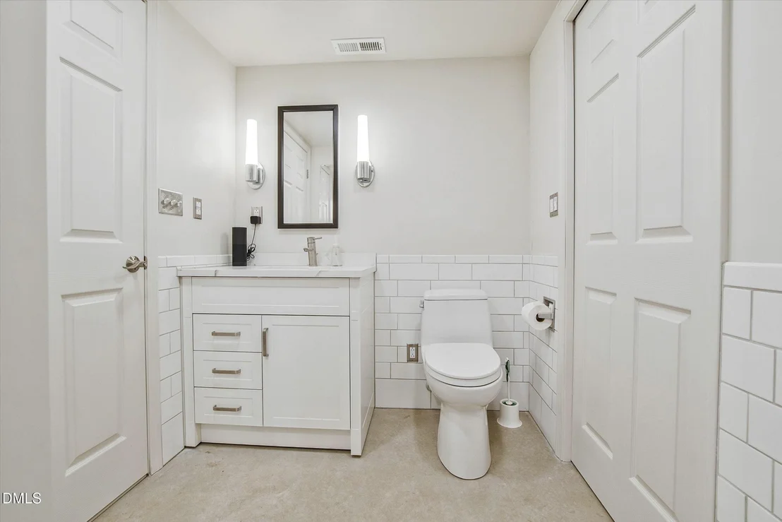 Photo of 6424 Amhurst Road
