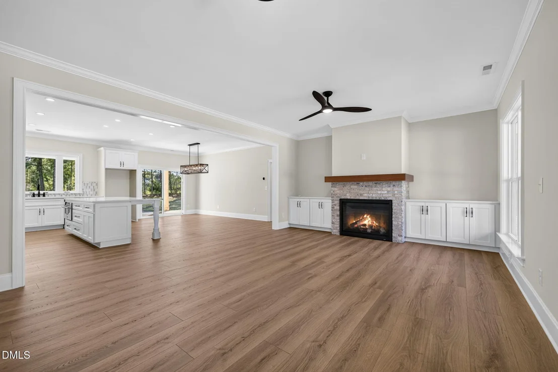 Photo of 643 Dixon Road