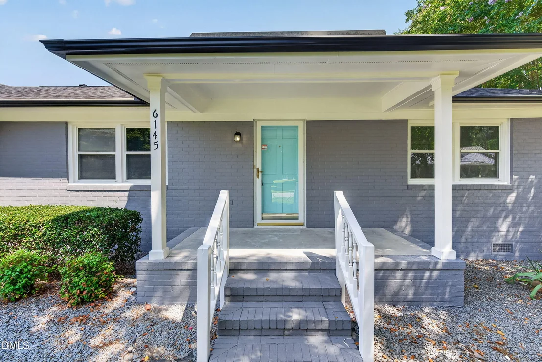 Photo of 6145 Front Street