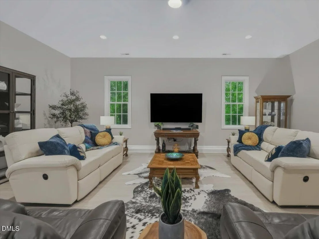Photo of 4628 Harmony Lane