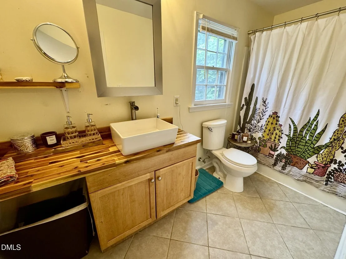 Photo of 3120 Gibson Road