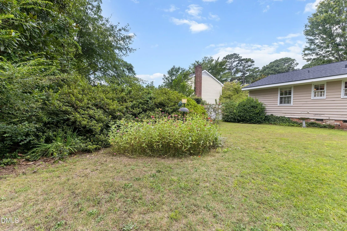 Photo of 1101 S Walnut Drive