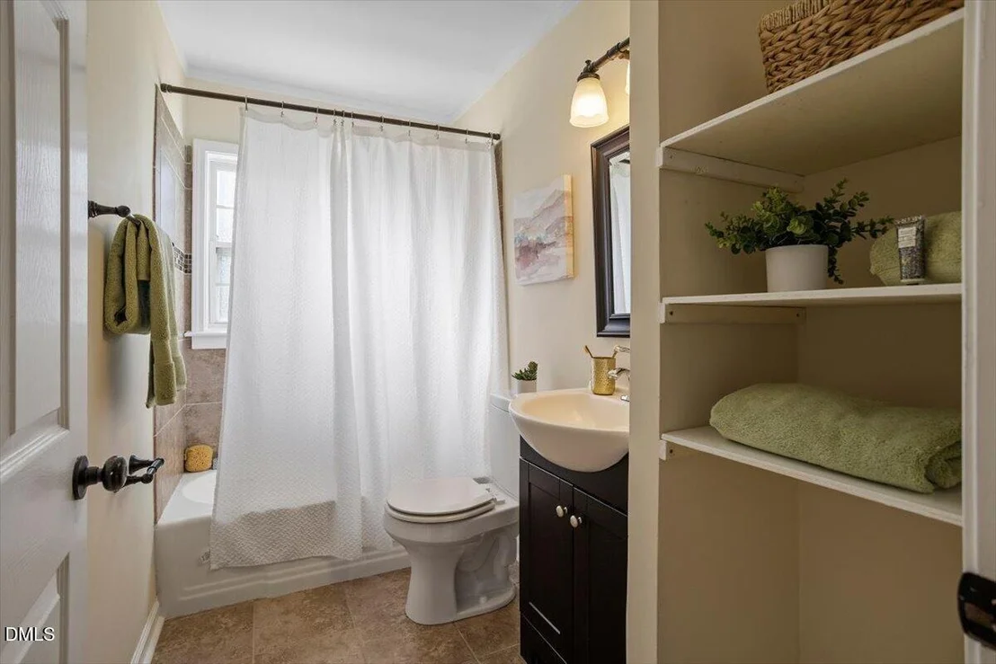 Photo of 1512 London Circle