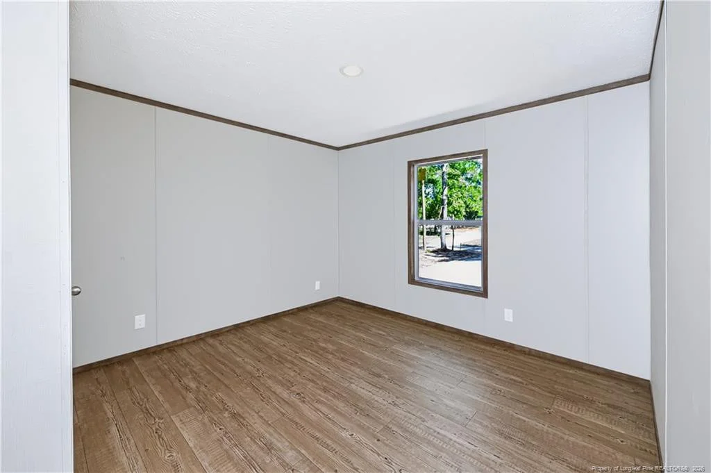 Photo of 948 Pine Oak
