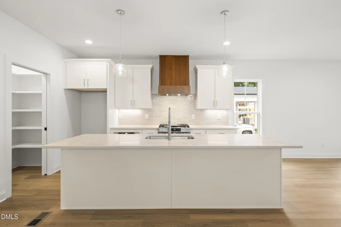 Photo of 728 1/2 Powell Drive