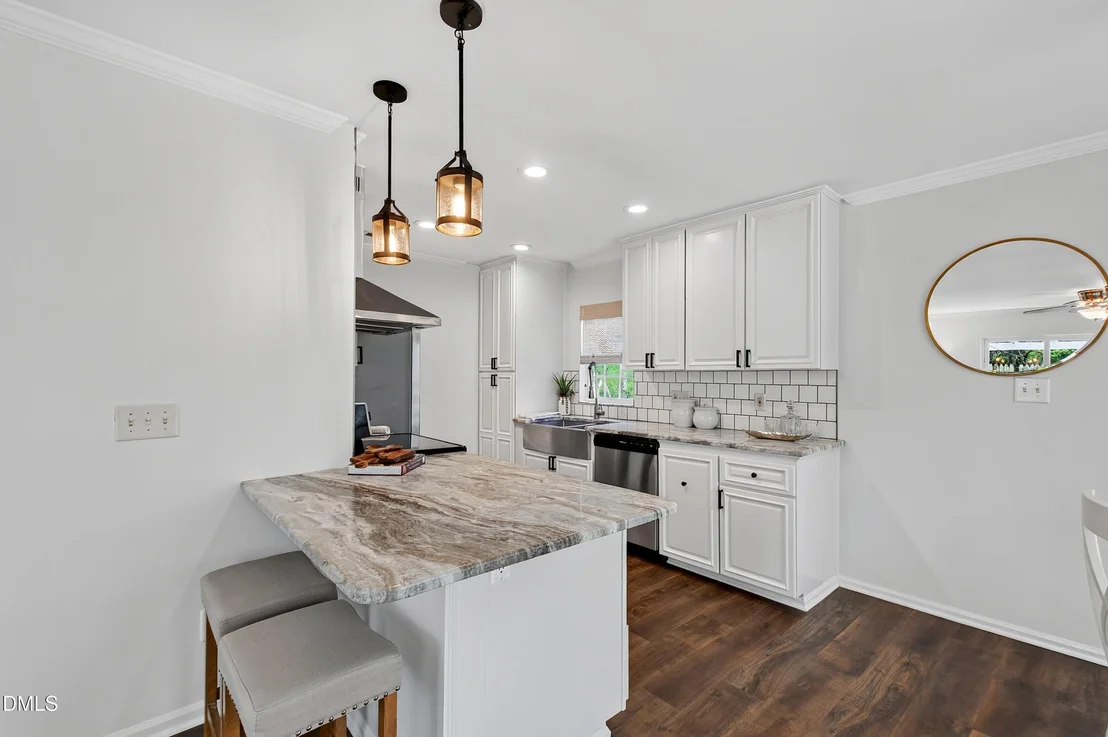Photo of 1341 Crabtree Boulevard