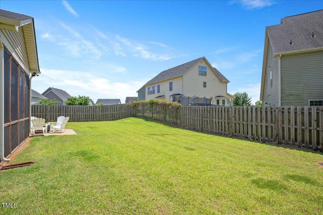 Photo of 610 Silk Tree