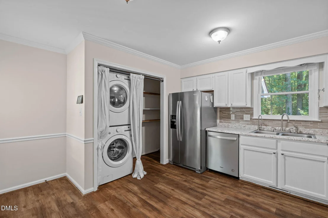 Photo of 8109 Round Oak Road