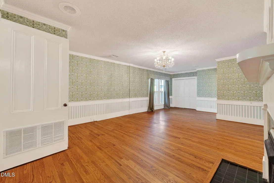 Photo of 207 W 3rd Street