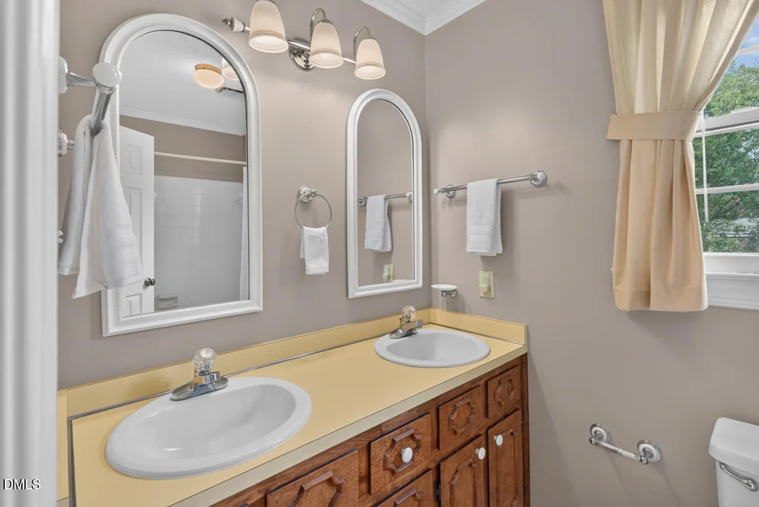 Photo of 6125 Iris Drive