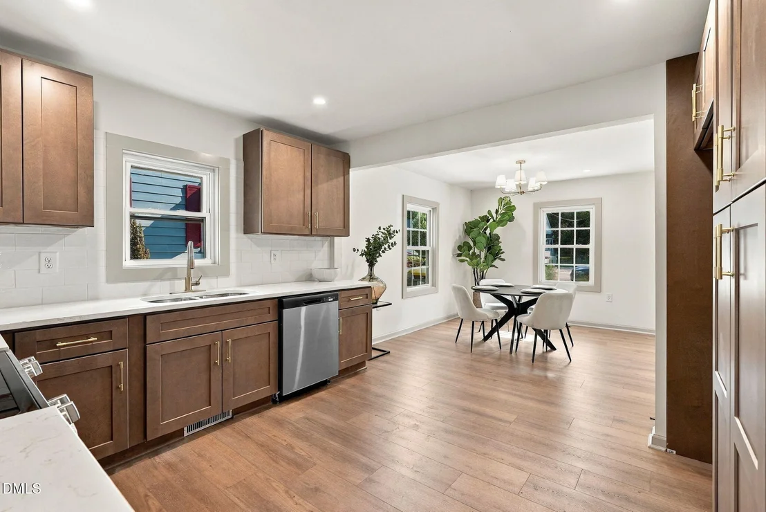 Photo of 2413 Shenandoah Avenue