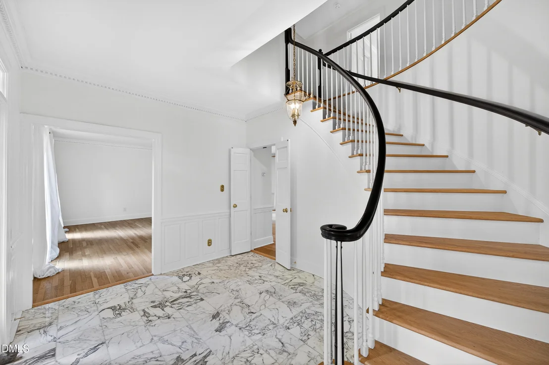 Photo of 1901 Aurora Drive