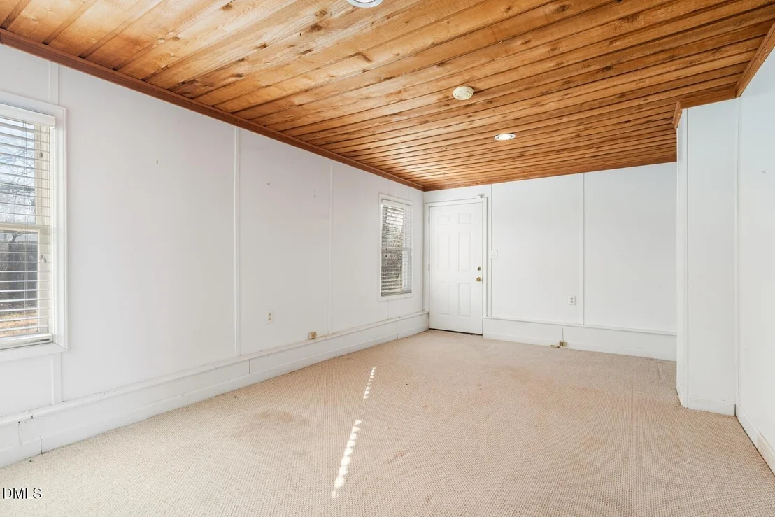 Photo of 1146 Rogers Road
