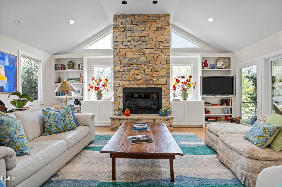 Photo of 2425 Argyle Drive