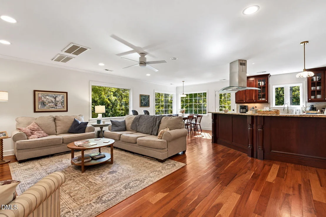 Photo of 415 River Bluff Drive N
