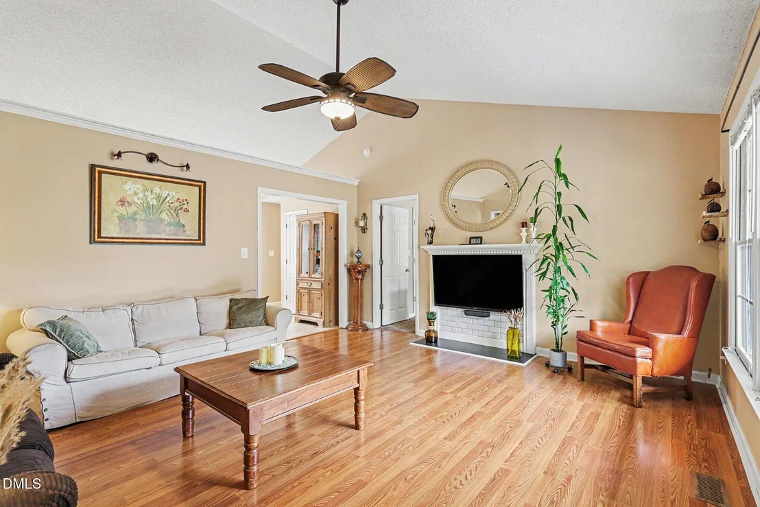 Photo of 409 Brown Circle