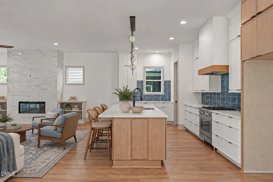 Photo of 1001 Addison Place
