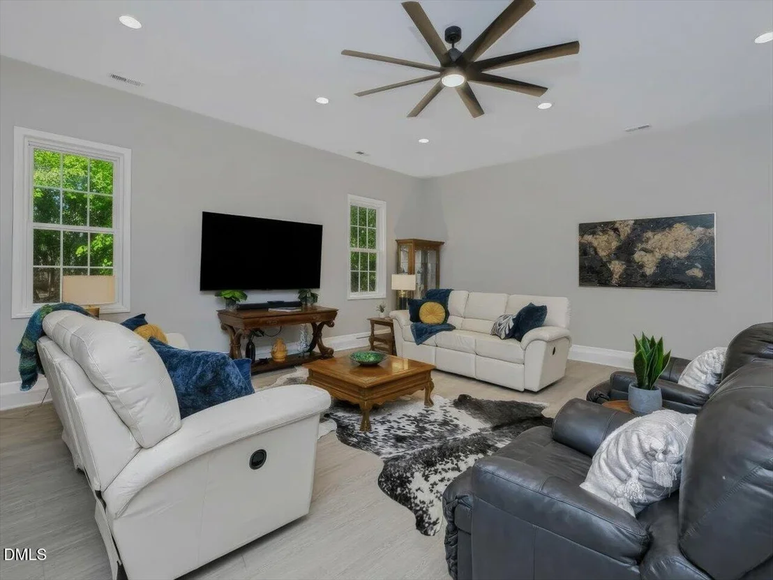 Photo of 4628 Harmony Lane
