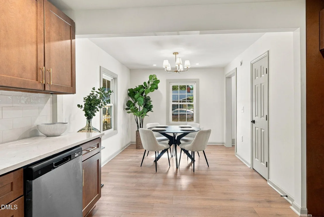Photo of 2413 Shenandoah Avenue