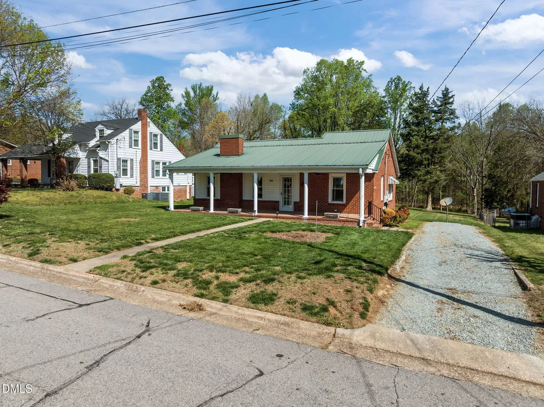 Photo of 320 Barnette Avenue