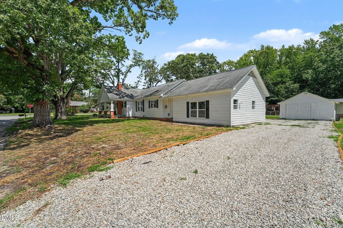 Photo of 207 Old Post Road