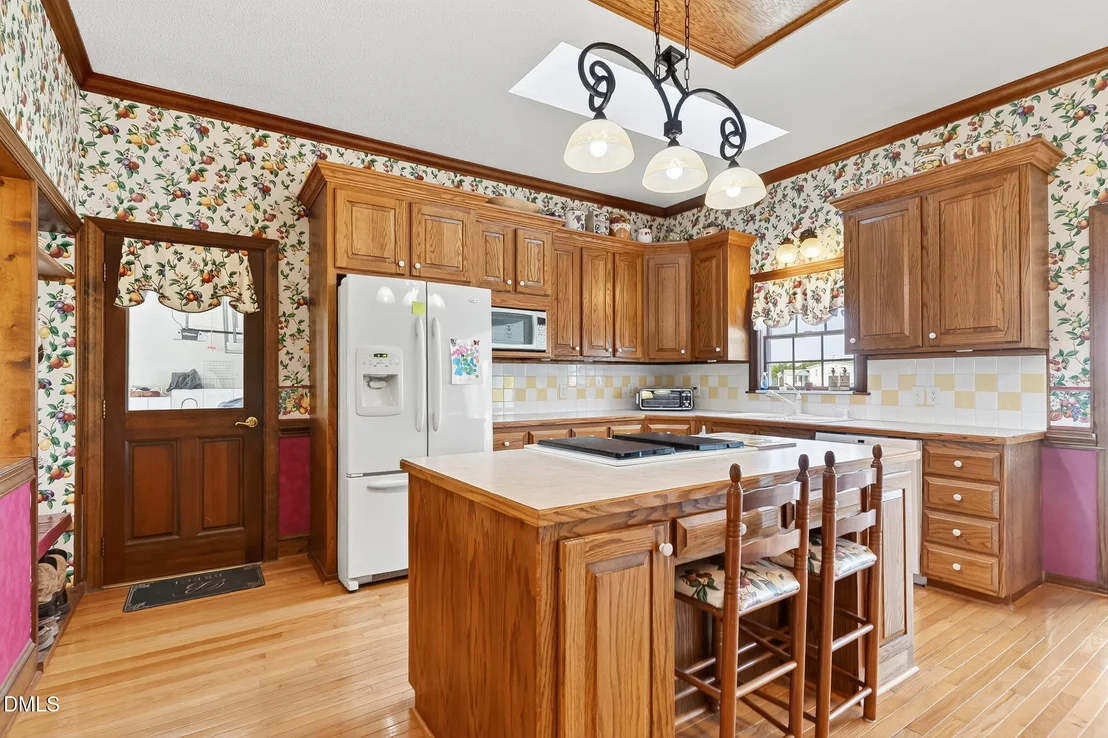 Photo of 1190 Sanders Road