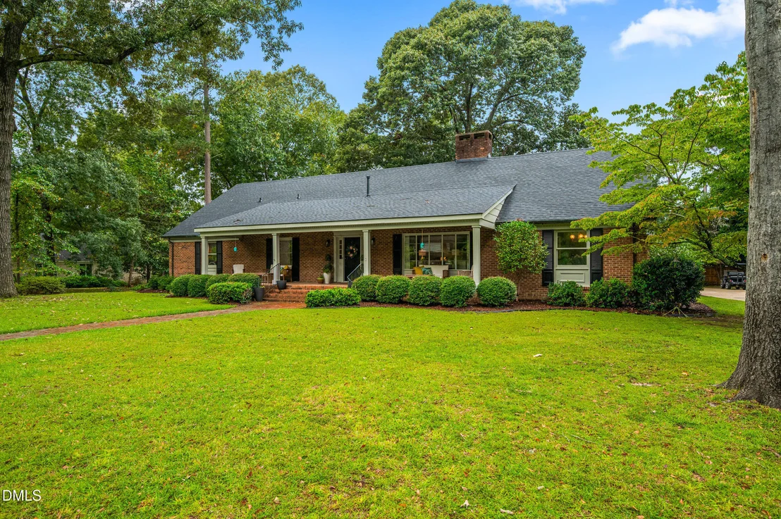 Photo of 1110 Chestnut Drive