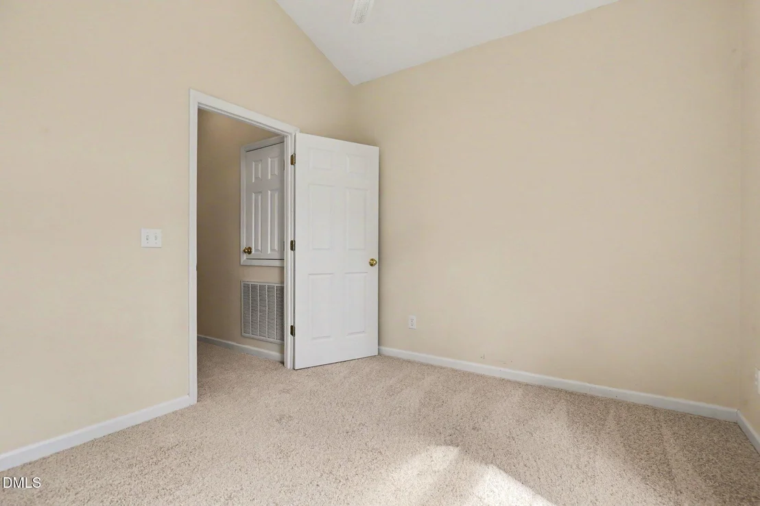 Photo of 122 Vanore Road
